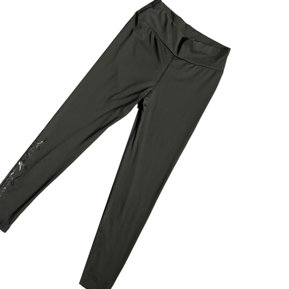 LOVER’S LANE BLACK MID RISE LEGGINGS WITH RUCHED BACK AND LOGO SIZE SMALL - Picture 4 of 10